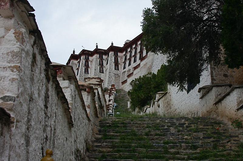 032 One of the now seldom used routes to Portala.jpg